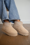 Manon Cosy Boots - Beige 
LA V STORE