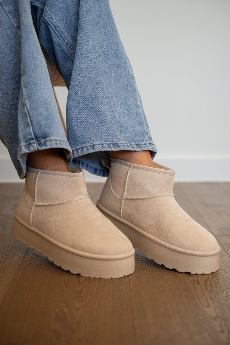 Manon Cosy Boots - Beige 
LA V STORE