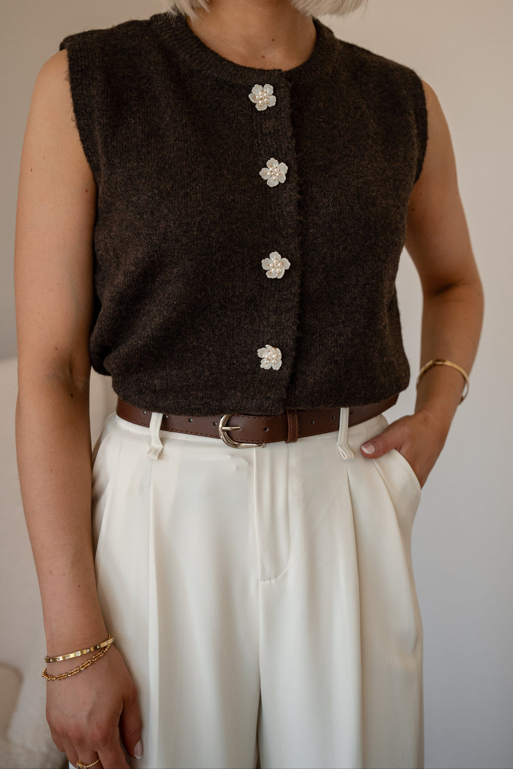 Bloom Top - Brown 
LA V STORE