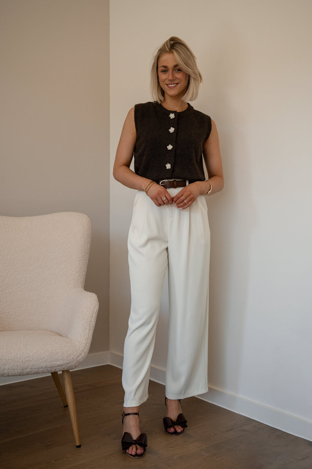 Carina Pants - Beige 
LA V STORE 