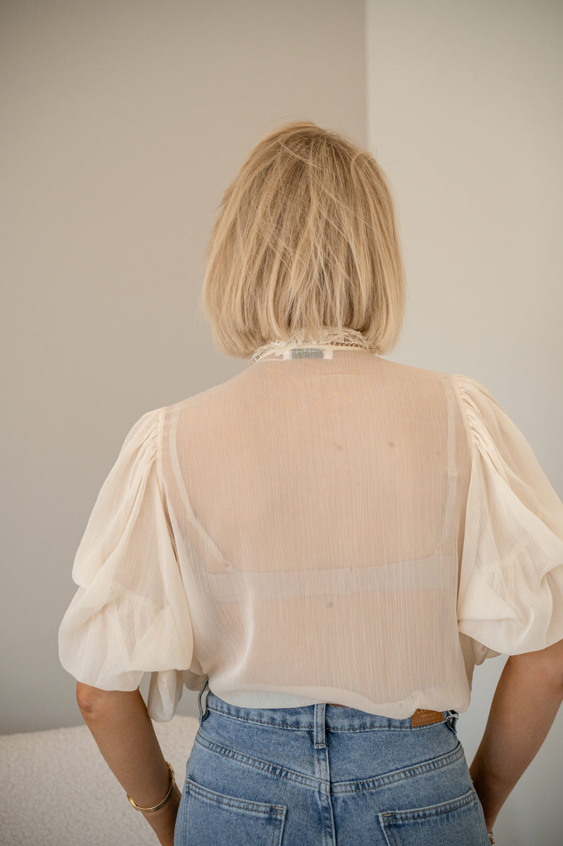 Liora Blouse - Beige
LA V STORE