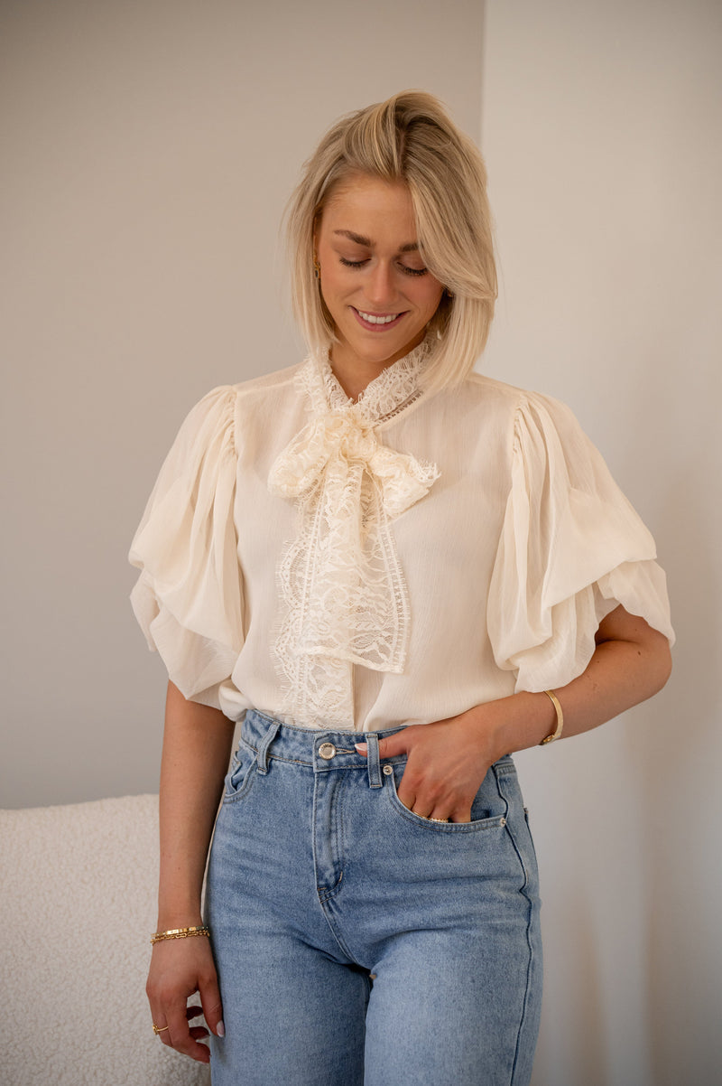 Liora Blouse - Beige
LA V STORE