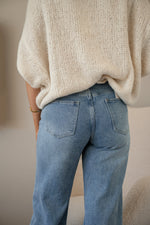 Juna Straight Jeans - Blue
LA V STORE