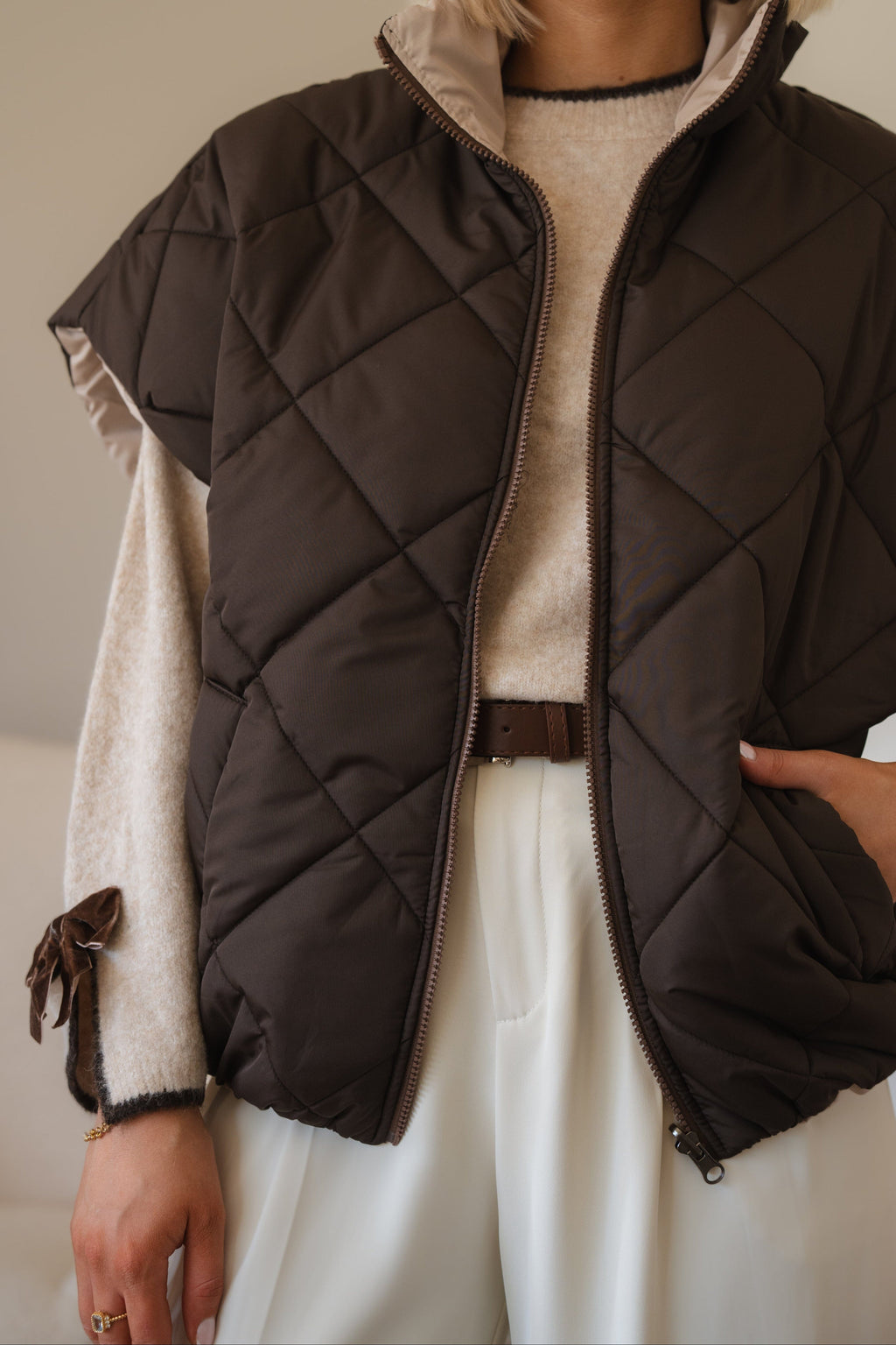 Celest Body - Brown 
LA V STORE