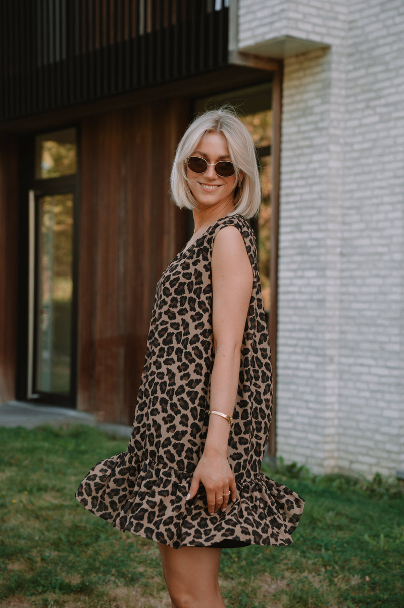 Chloe Dress - Leopard
LA V STORE