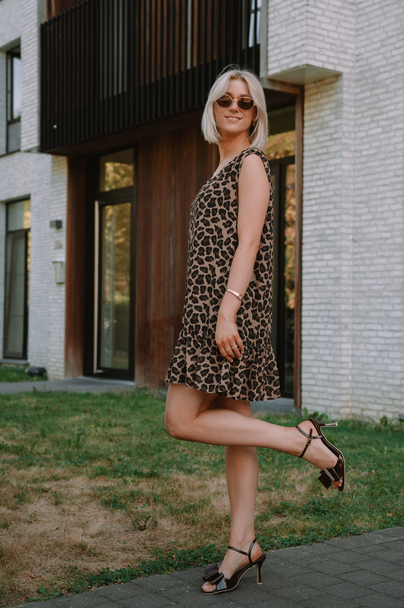 Chloe Dress - Leopard
LA V STORE