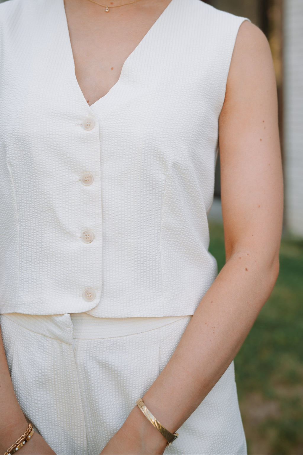 Thyra Vest - Ecru
LA V STORE