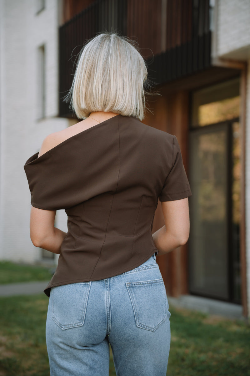 Faye Top - Brown
LA V STORE