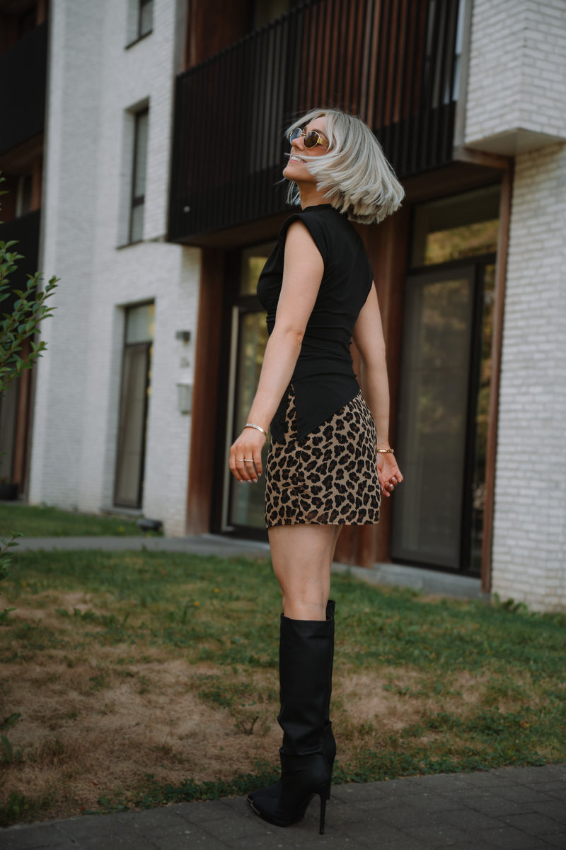 Midnight Top - Black
LA V STORE