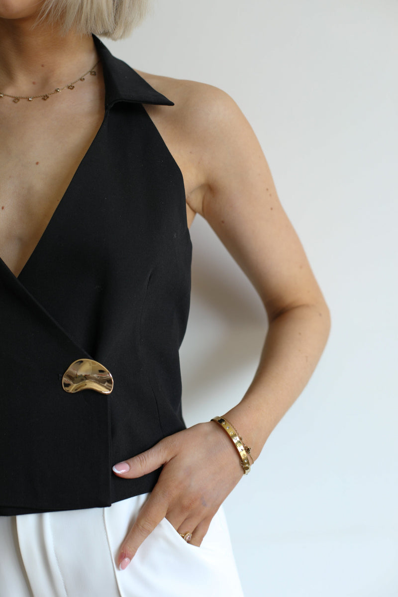 Zara Top - Black
LA V STORE