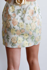 Gilda Skirt - Beige 
LA V STORE