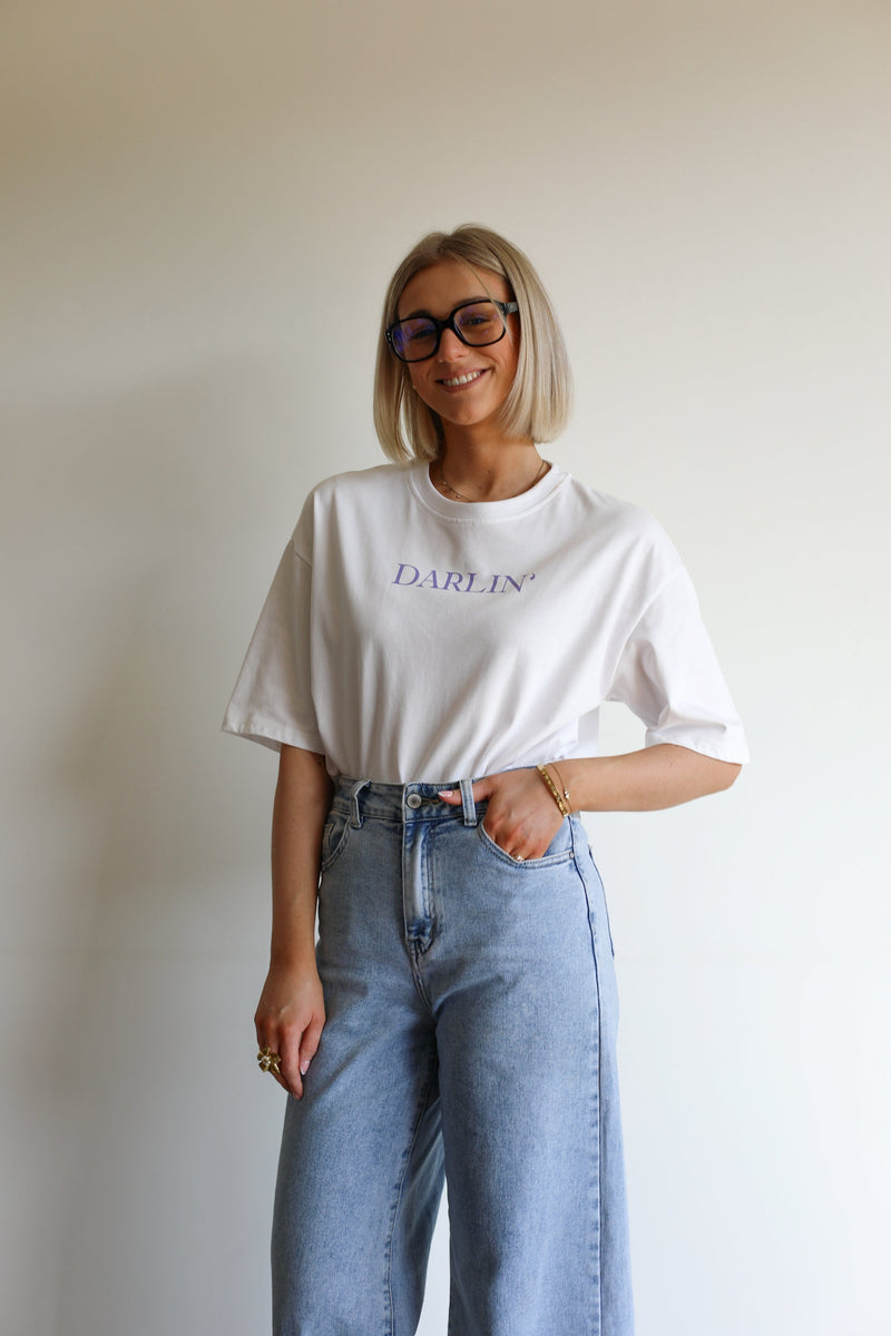 Darlin T-Shirt - White 
LA V STORE