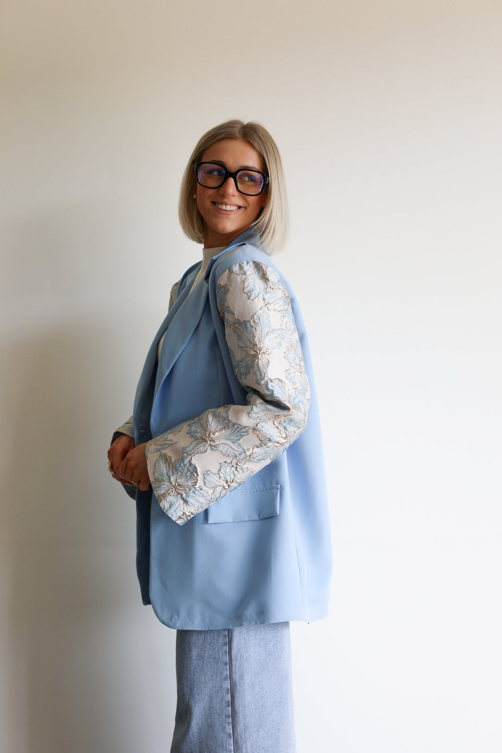 Magalie Blazer - Blue 
LA V STORE