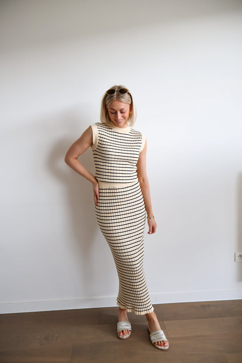 Beatrice Knit Skirt - Beige
LA V STORE