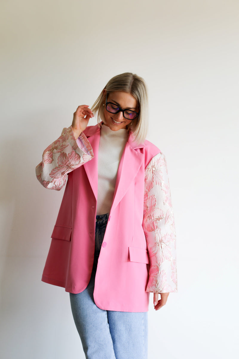 Magalie Blazer - Pink
LA V STORE