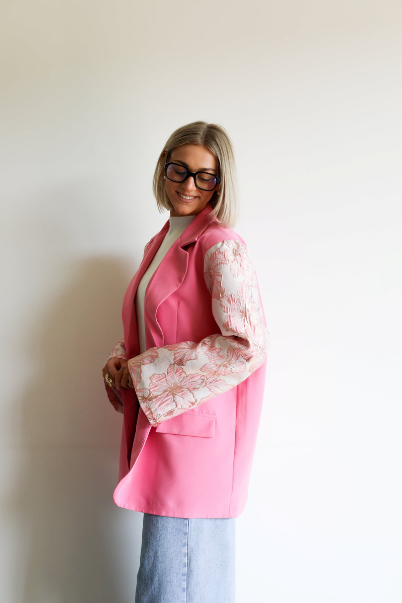 Magalie Blazer - Pink
LA V STORE