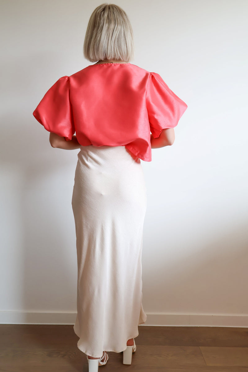 Carro Satin Skirt - Beige 
LA V STORE 