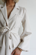 Dune Blazer - Beige 
LA V STORE