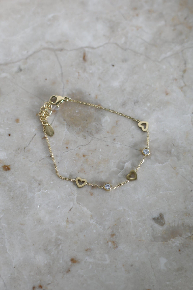 Heart Bracelet - Gold 
LA V STORE