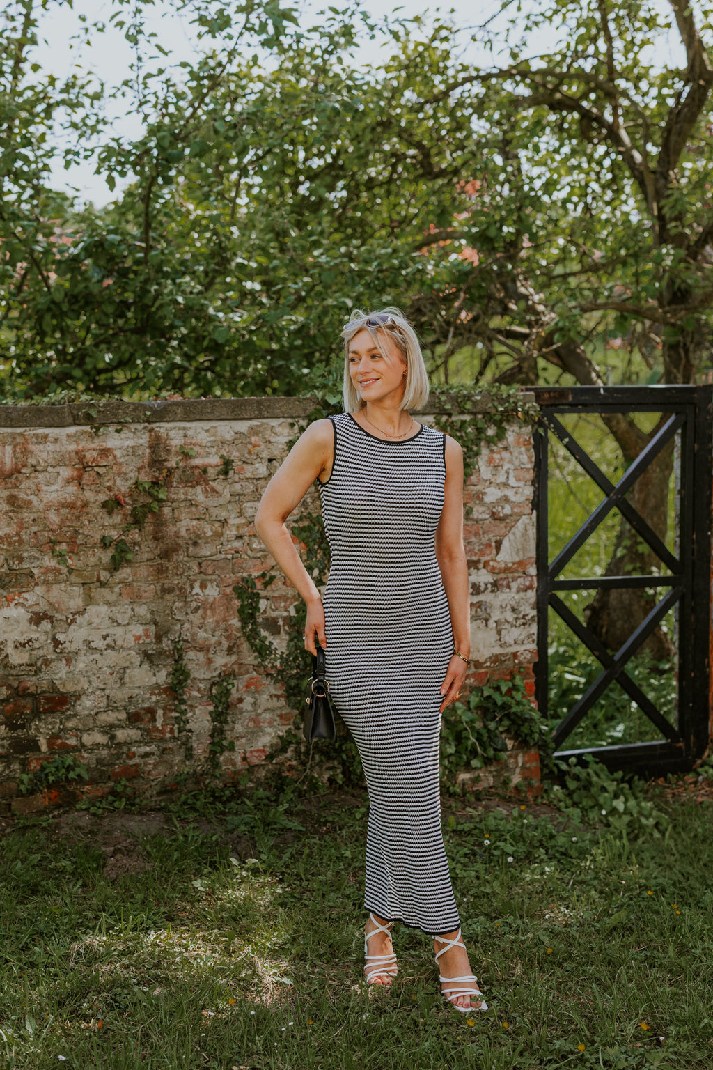 Angelika Dress - Black
LA V STORE