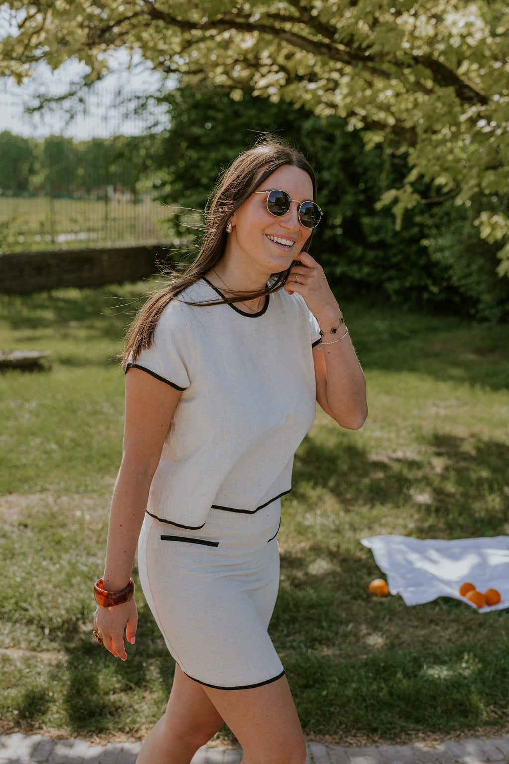 Amanda Linen Top - Beige
LA V STORE