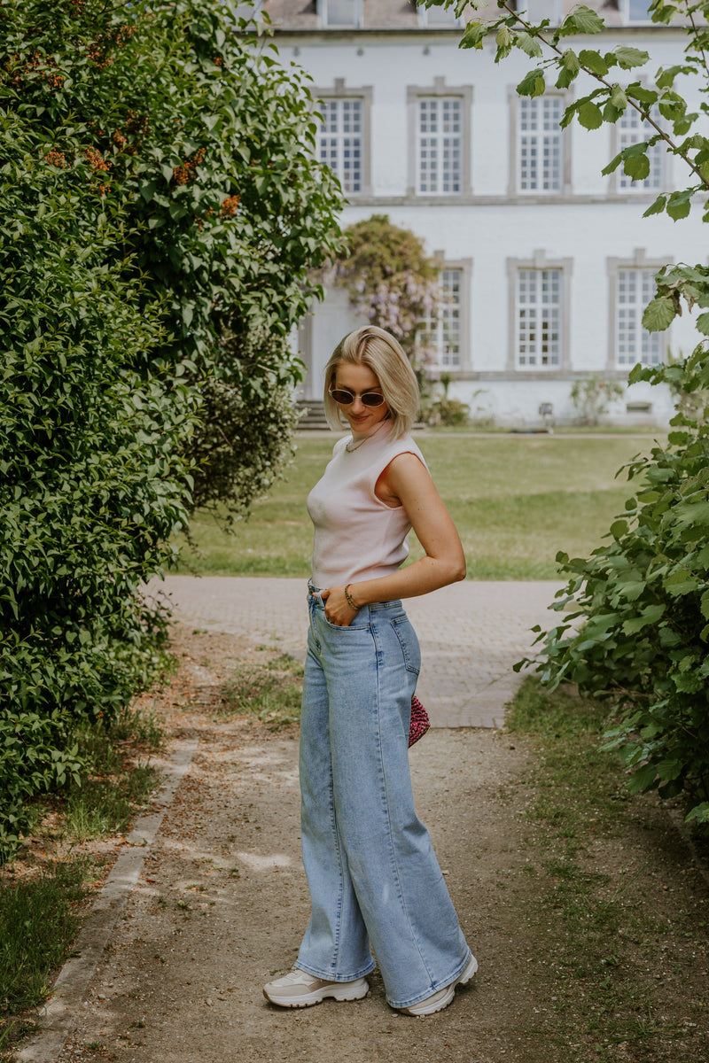 Mimmi Top - Pink
LA V STORE 