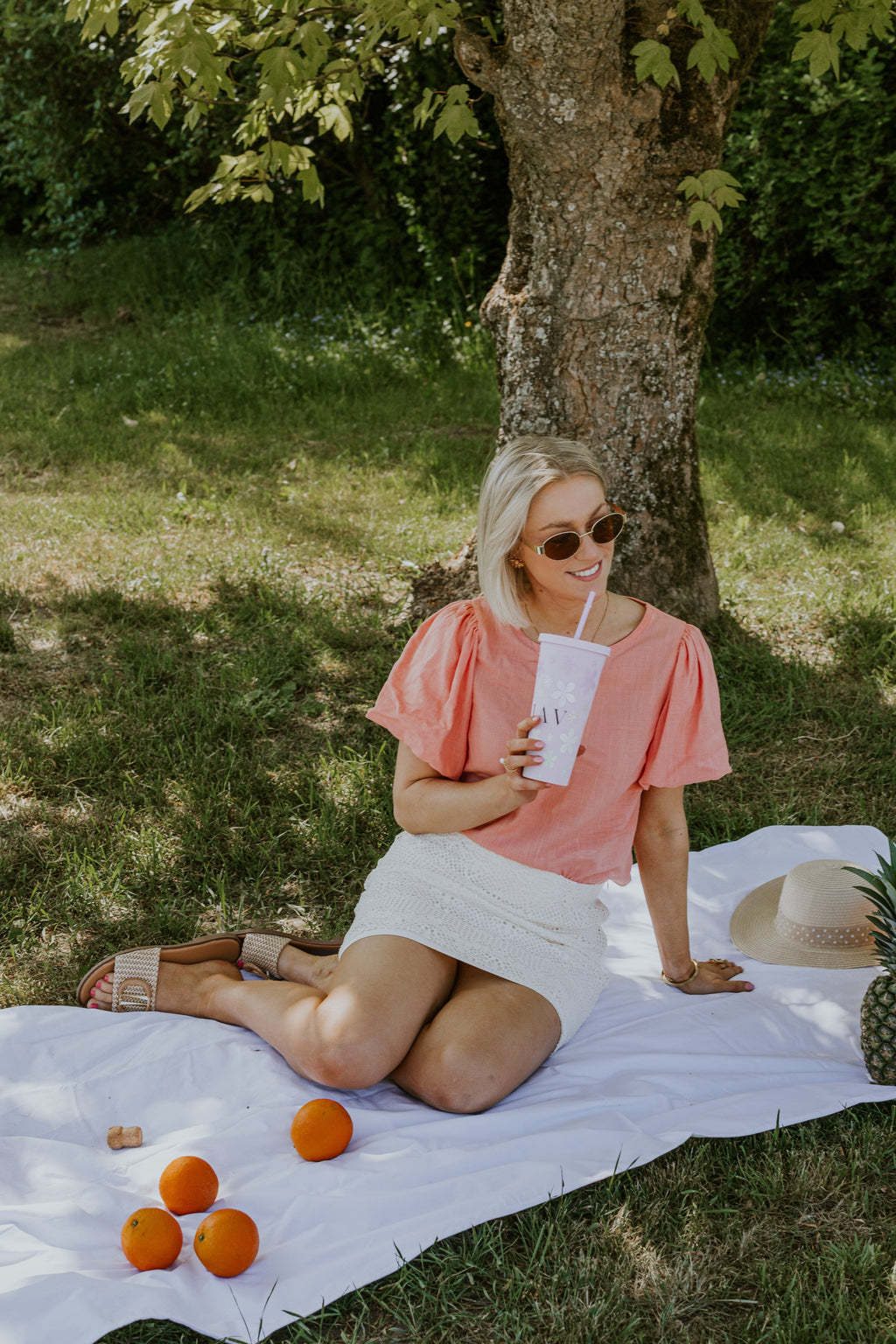 Hilda Linen Blouse - Coral
LA V STORE